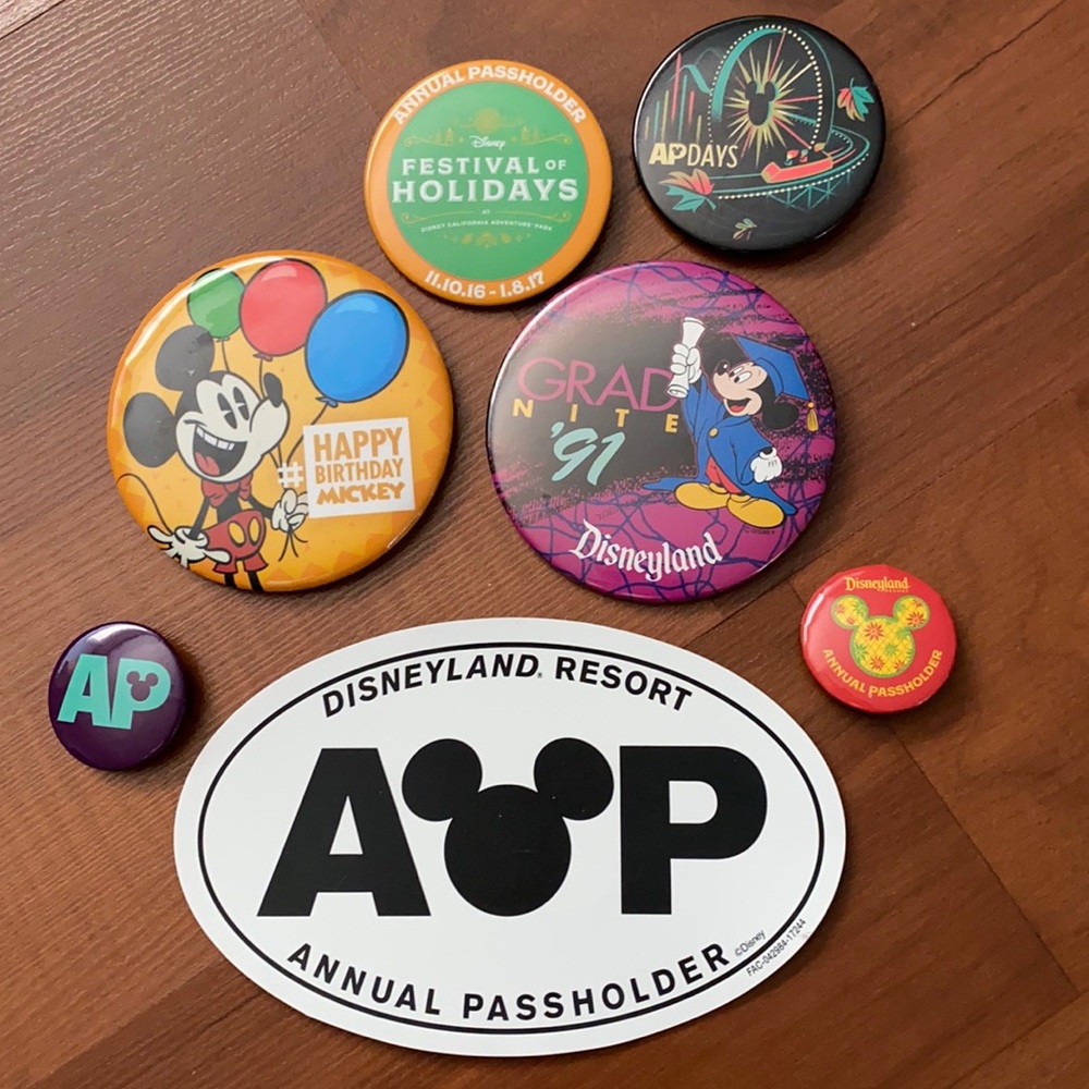 Disney Button bundle 6 with a AP magnet